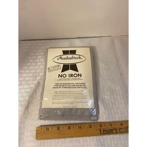 Meadowbrook no iron 2‎ pillowcases gray new 20x26"